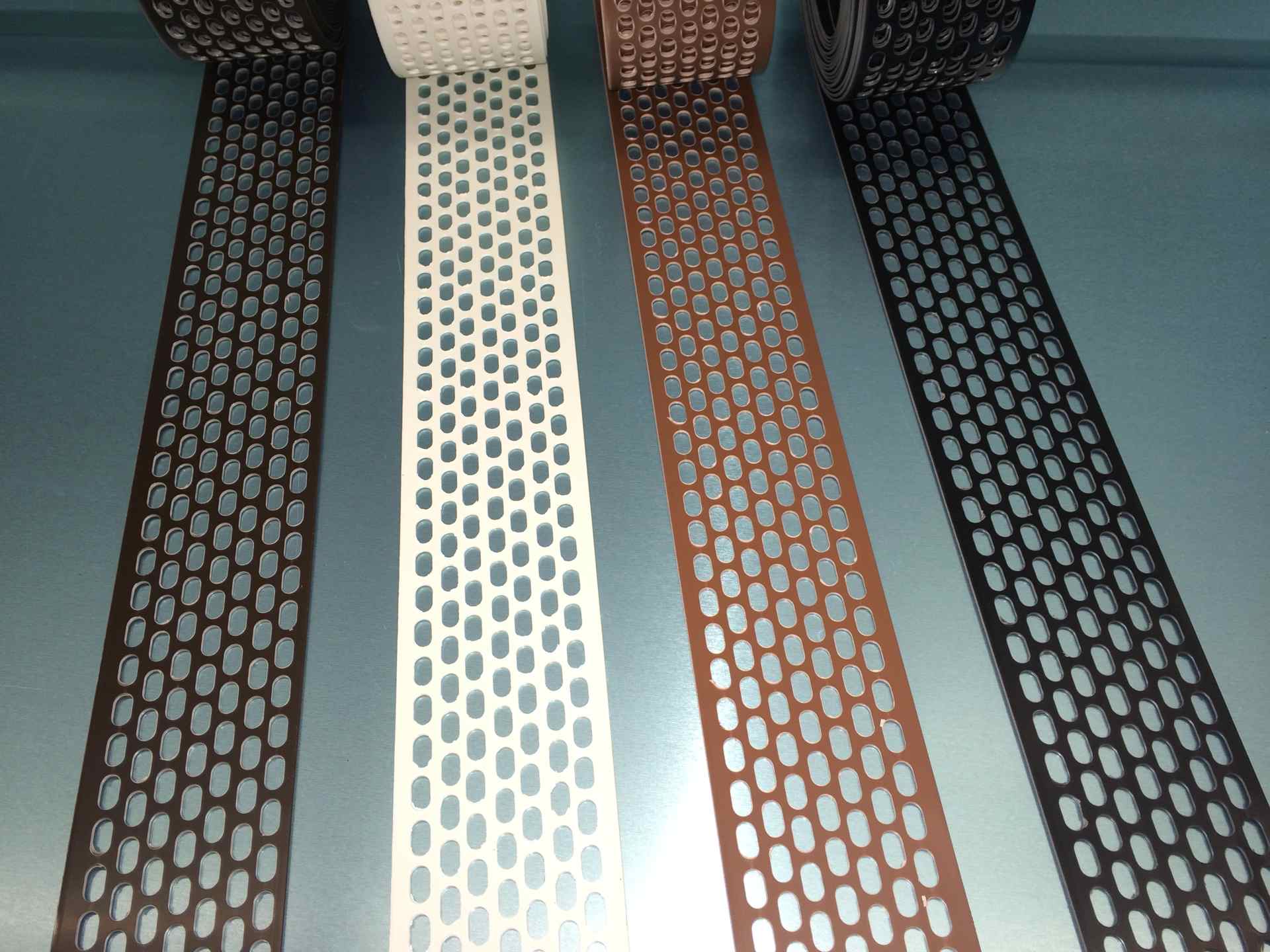 5m Rolle Lüftungsband aus Kunststoff PVC, Farbe und Breite auswählbar 5m Rolle Lüftungsband aus Kunststoff PVC, Farbe und Breite auswählbar