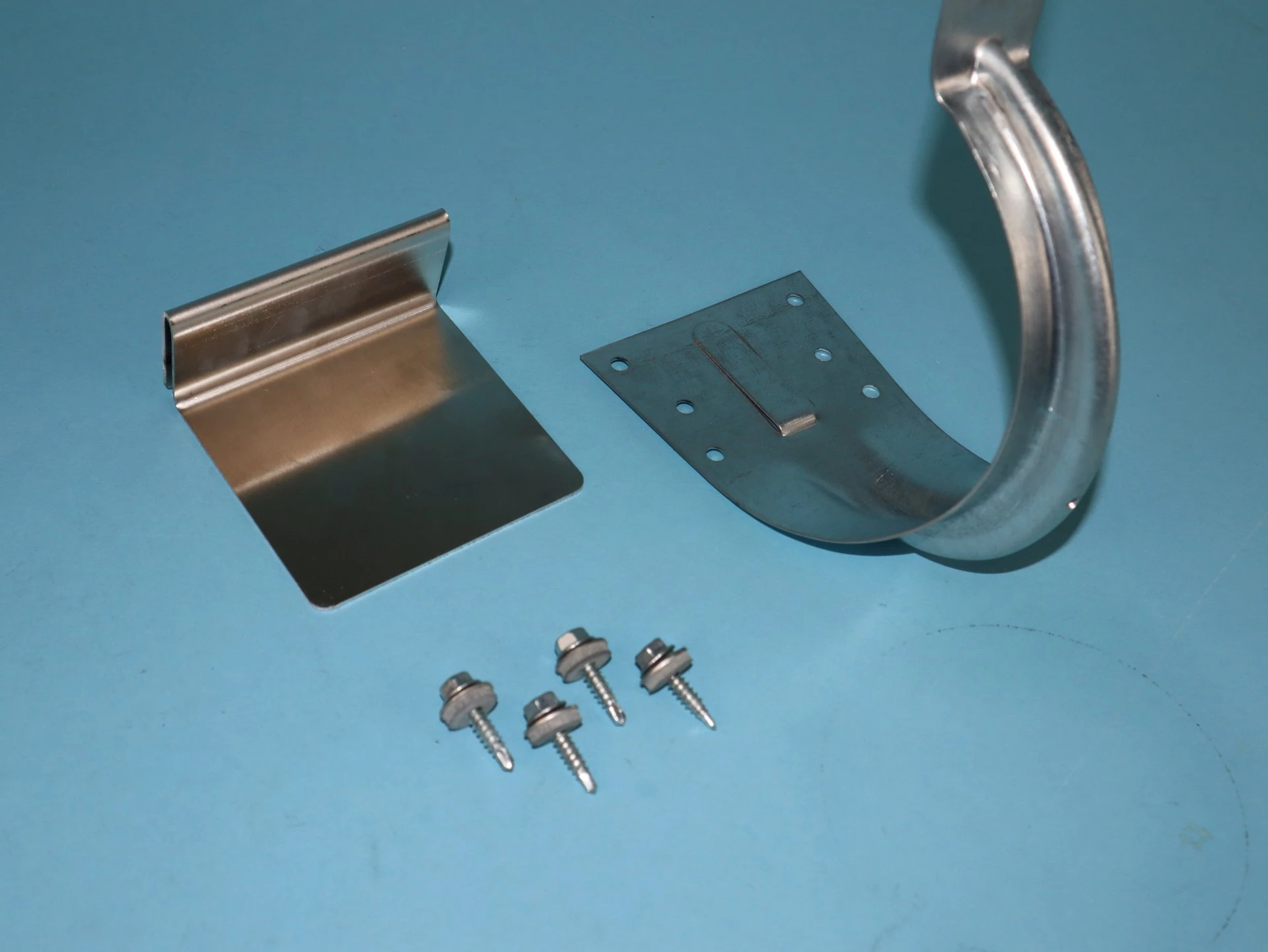 Rinnenträger für Trapezblech oder Schalung als Set