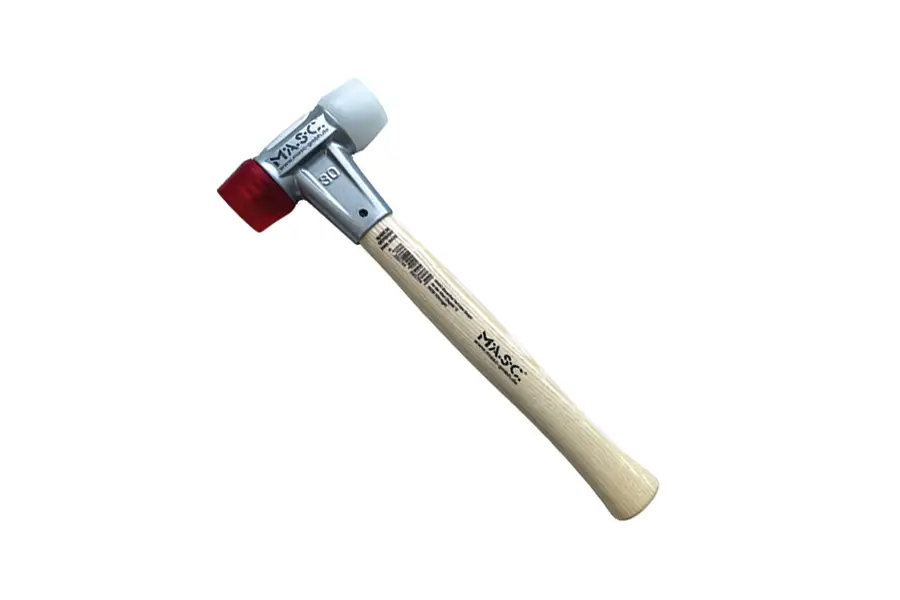 Masc Schonhammer mit rotem und weißem Gummischlagkopf, silbernem Stahlteil und natürlichem Holzstiel, ideal zum schonenden Schlagen von Blech, Fliesen, Holzarbeiten und Montage ohne Beschädigung.