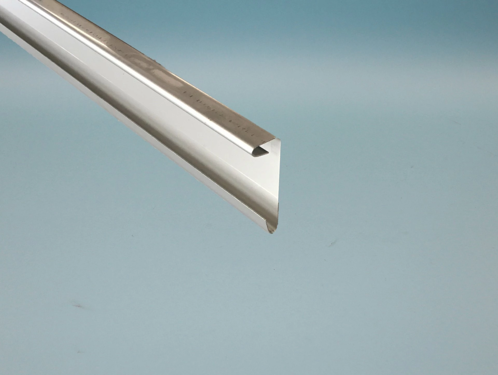 Halteschiene Edelstahl für Kleindachrinne