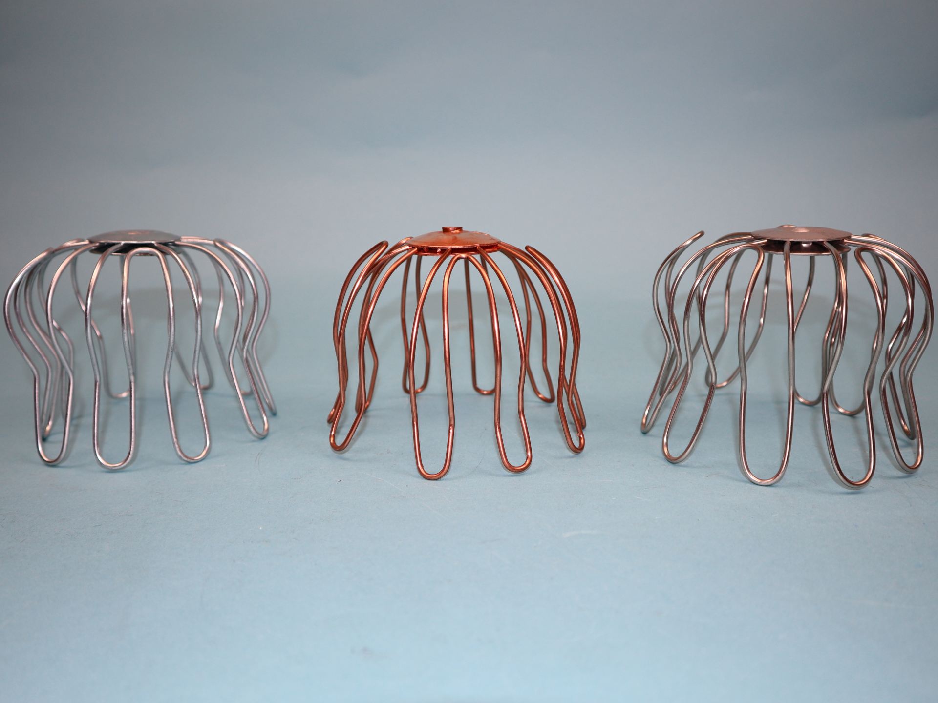 Dachrinnensieb in verschiedenen Materialien bzw. Größen Dachrinnensieb in verschiedenen Materialien bzw. Größen